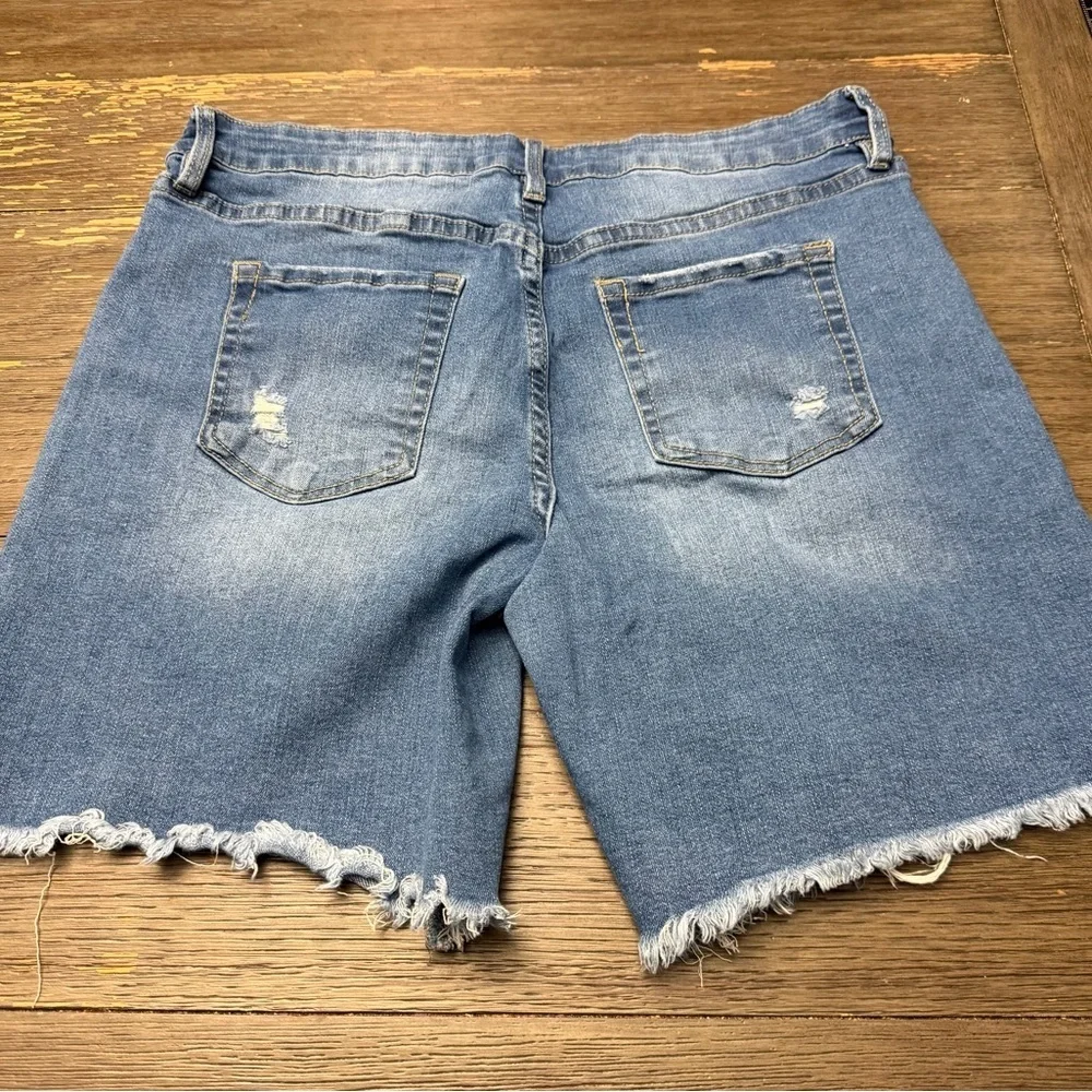 Fashion Nova Size 11 Women Distressed Mid Rise Jean Shorts